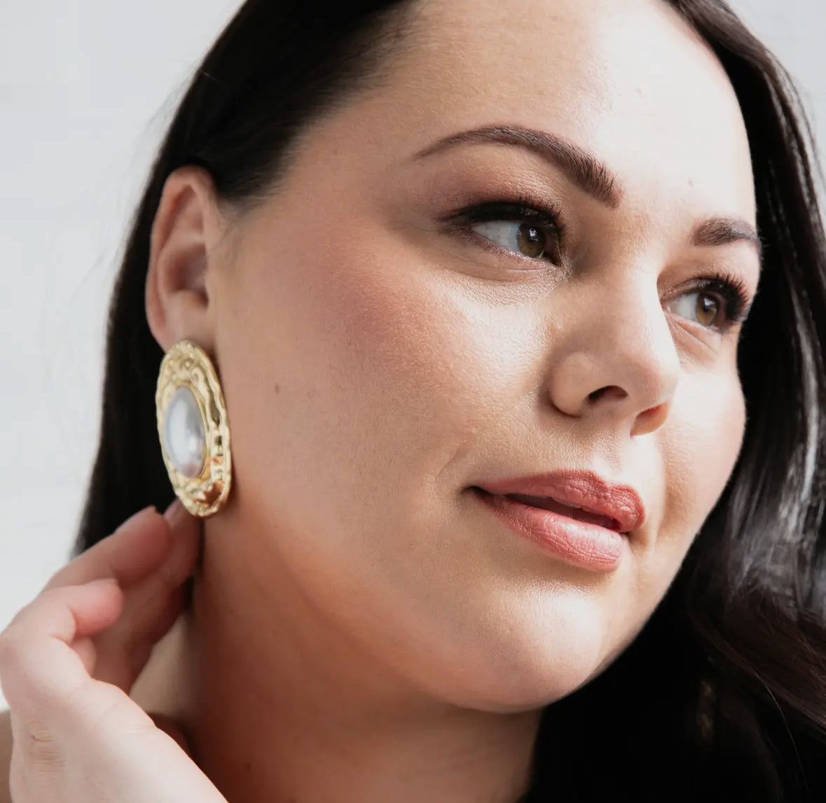 Riviera Pearl Oval Earrings