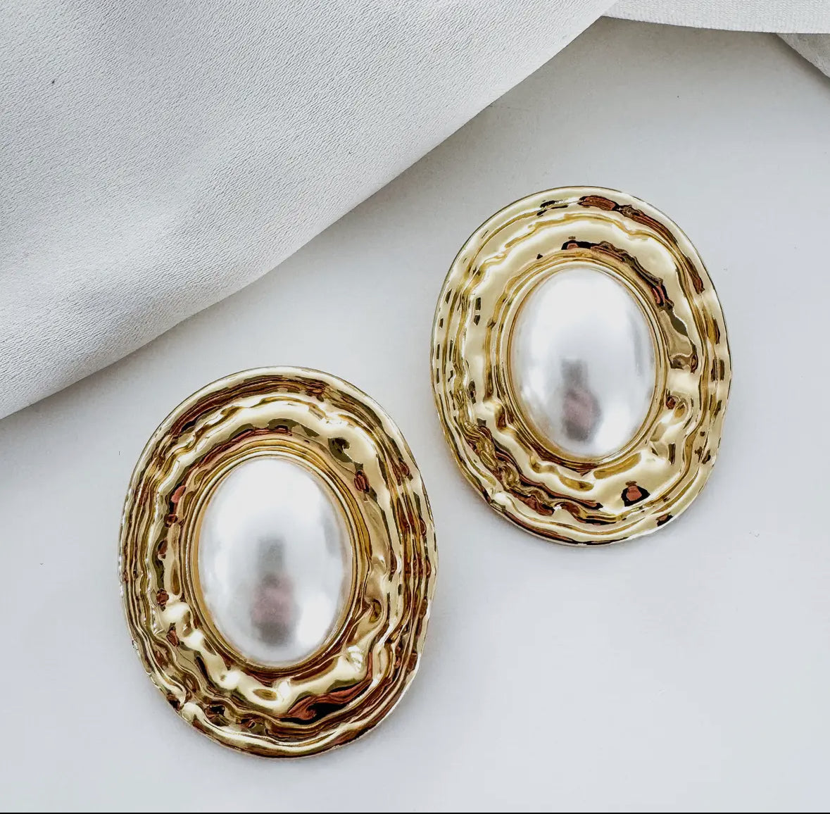 Riviera Pearl Oval Earrings