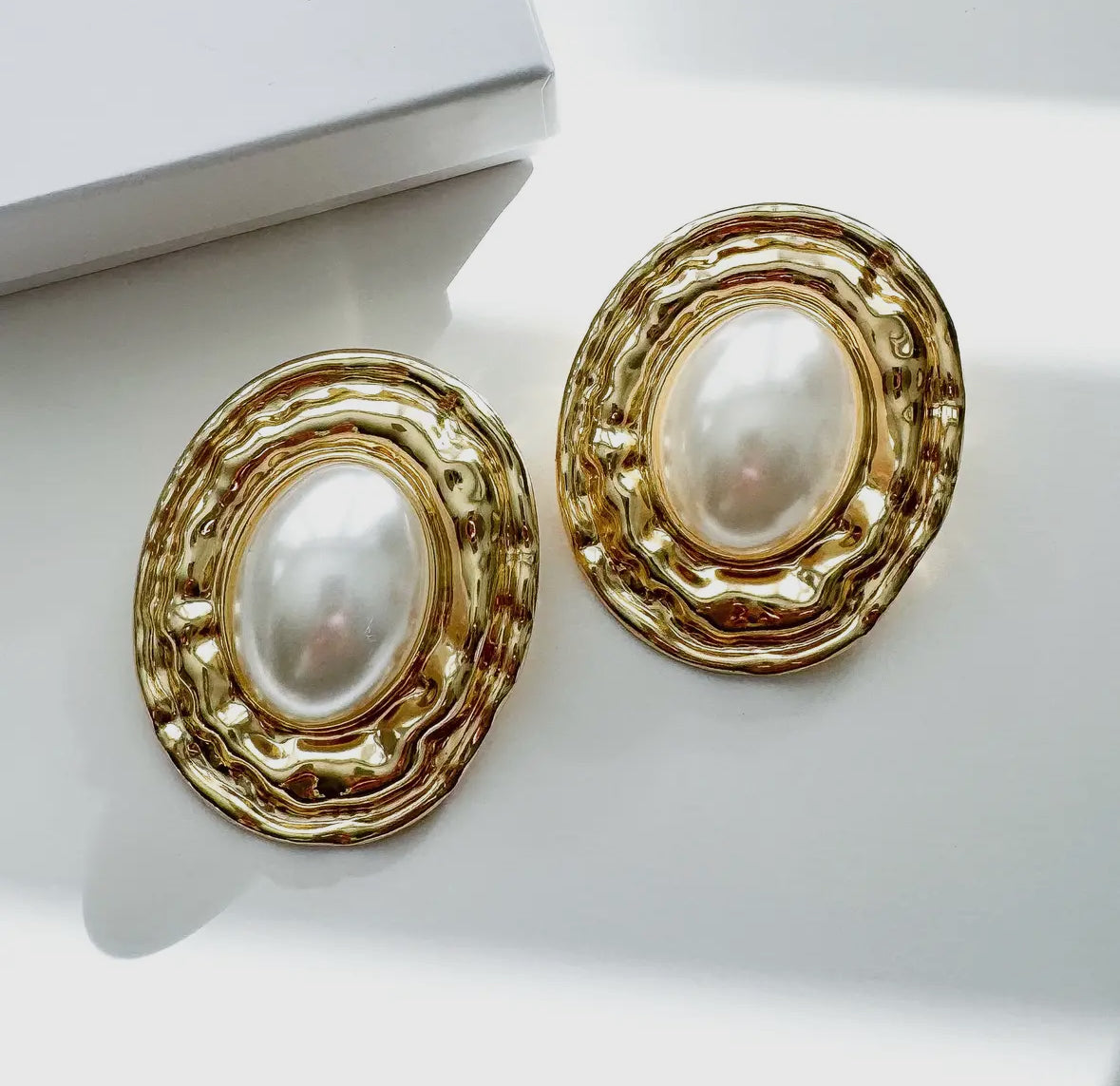 Riviera Pearl Oval Earrings
