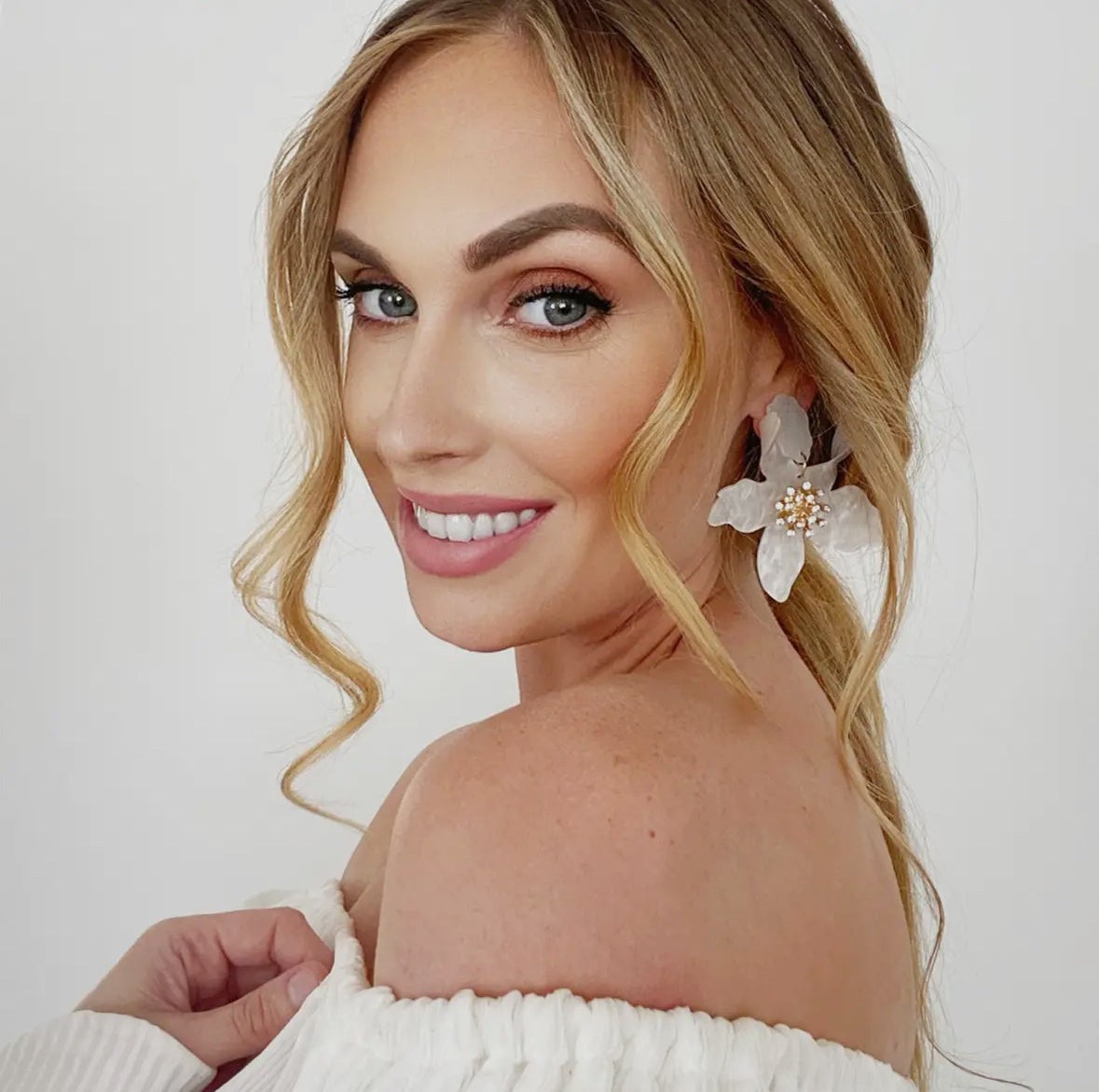 Romantic White Flower Earrings