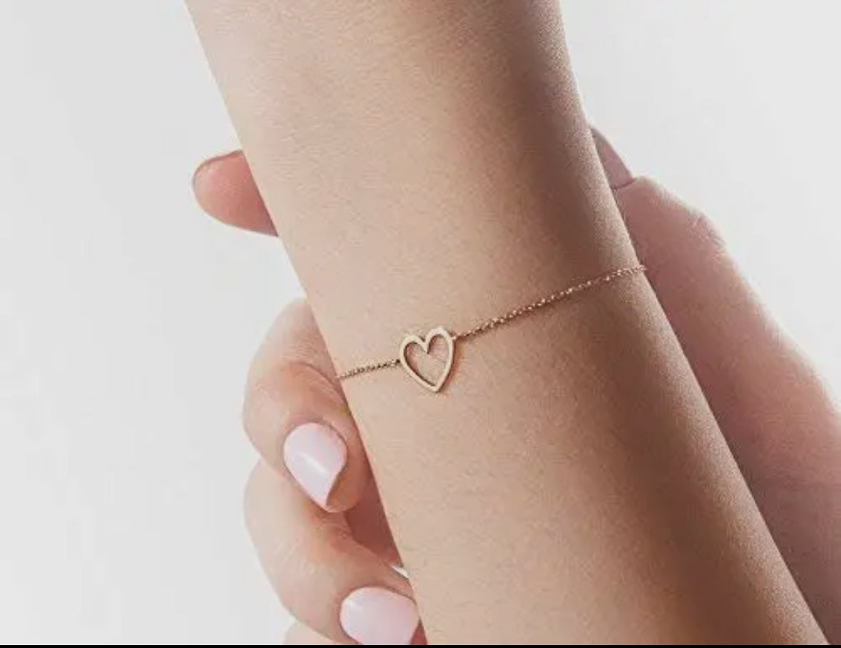 Dainty Silver Heart Charm Bracelet