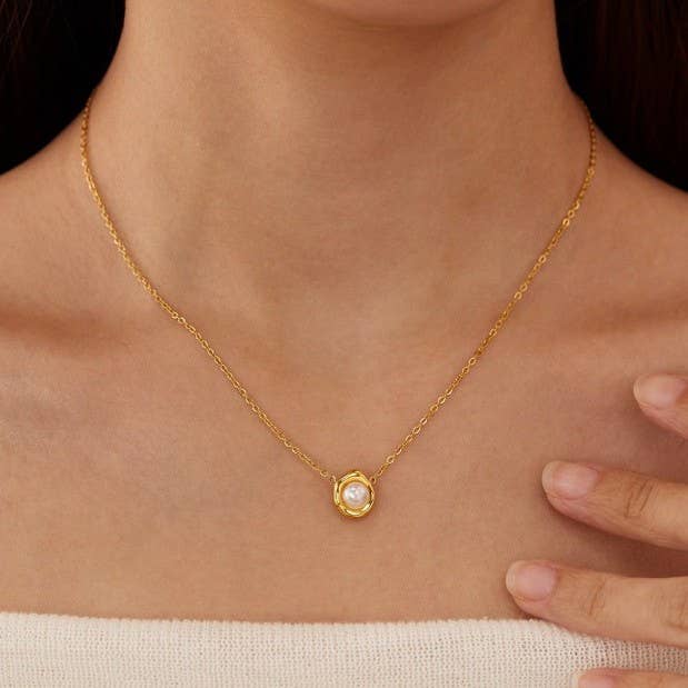 The Maris Pearl Necklace