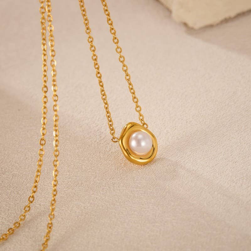 The Maris Pearl Necklace