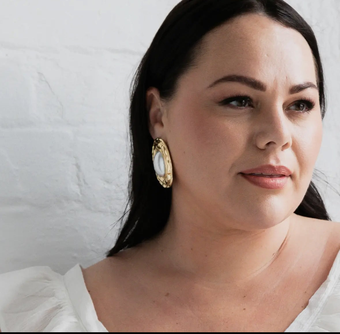 Riviera Pearl Oval Earrings